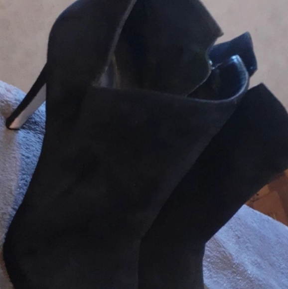 Jessica Simpson black booties - Picture 4 of 5